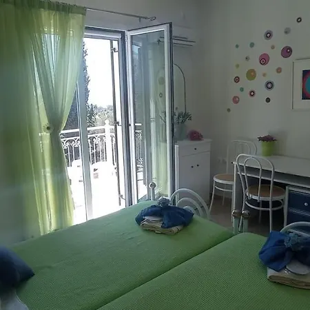 Christina בית נופש ספרטיה